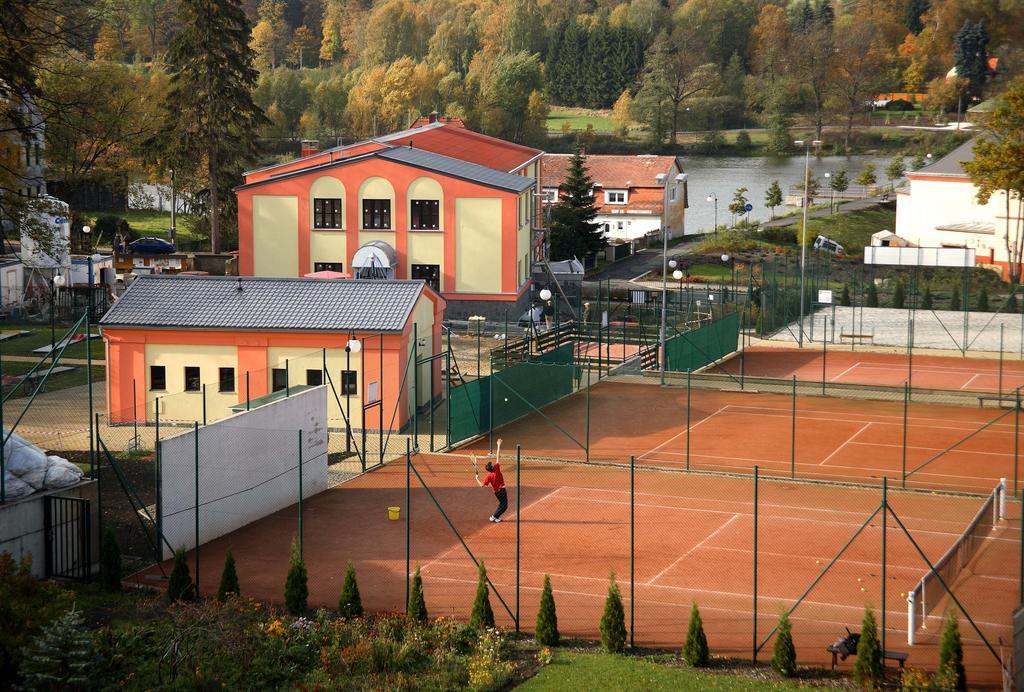 Hotel Dum U Sipku Krásná Lípa Esterno foto